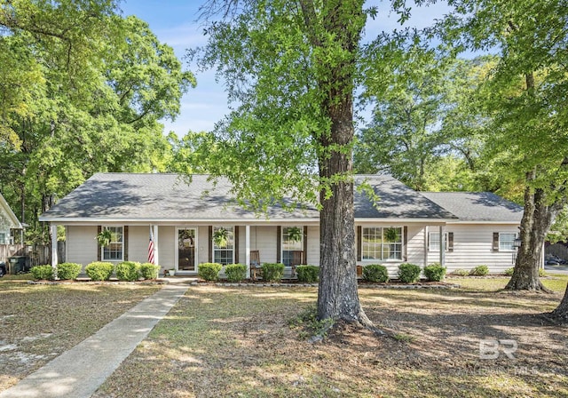 117 Richmond Rd, Daphne, AL 36526 - ranch-style home featuring covered porch and roof with shingles