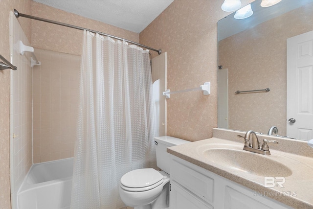 5645 Green Tree Rd, Mobile, AL 36609 - bathroom featuring toilet, shower / bath combo, and vanity