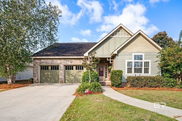 craftsman inspired home featuring a front lawn and a garage