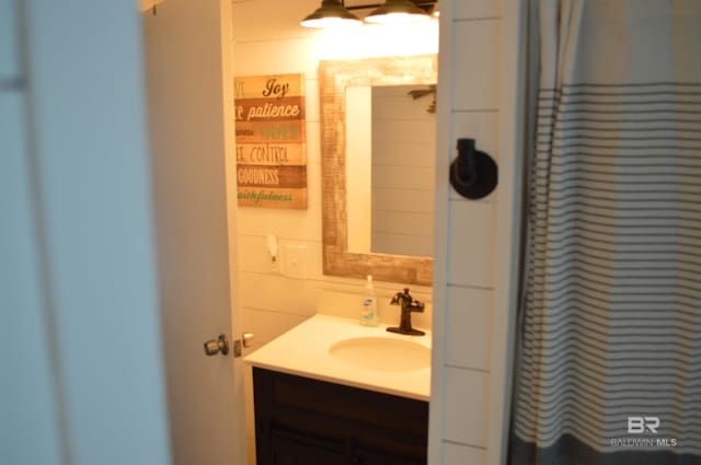 220 Shoreland Cir, Gulf Shores, AL 36542 - bathroom featuring vanity