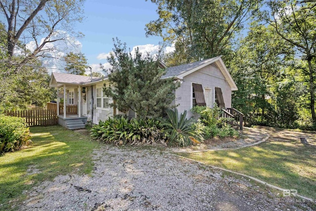 view of front of house with a front yard