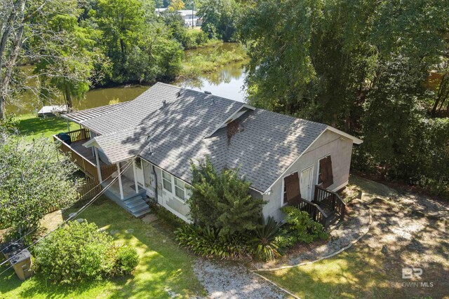 bird's eye view featuring a water view