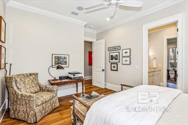 bedroom featuring wood finished floors, crown molding, baseboards, a ceiling fan, and recessed lighting