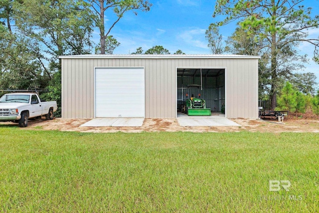 view of detached garage