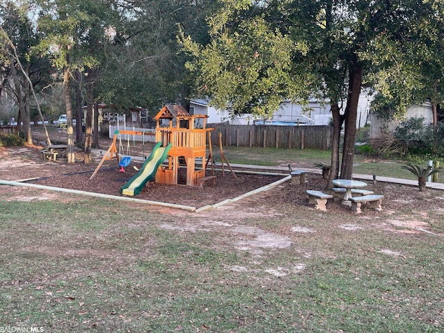 2711 Manuel Dr, Lillian, AL 36549