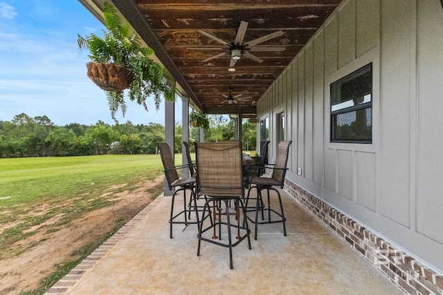 view of patio with ceiling fan