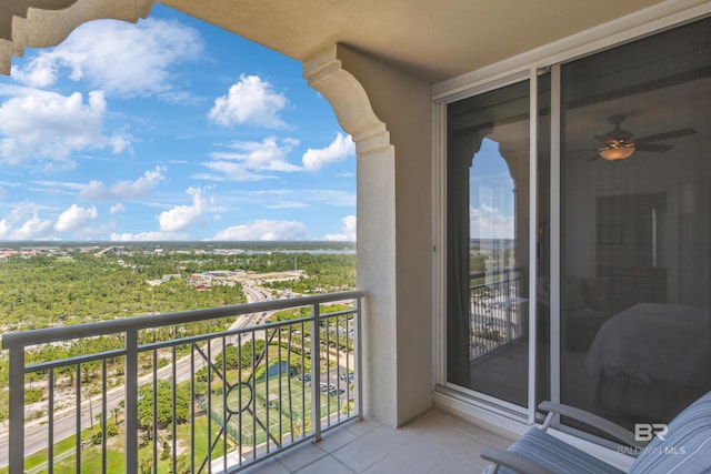 balcony with ceiling fan