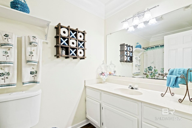 bathroom featuring a shower with curtain, vanity, toilet, and ornamental molding