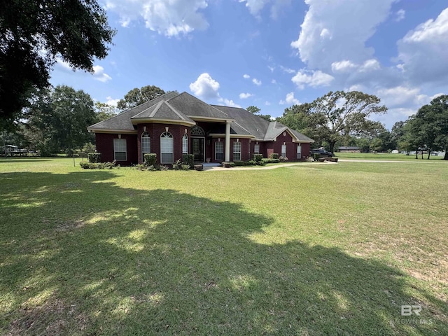 view of front of house with a front yard