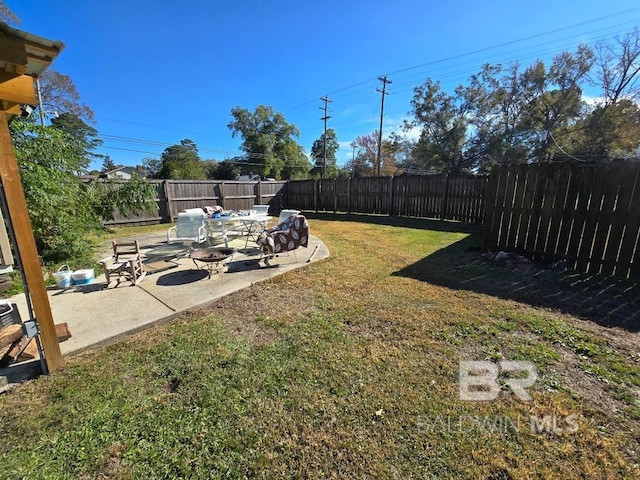 view of yard with a patio area