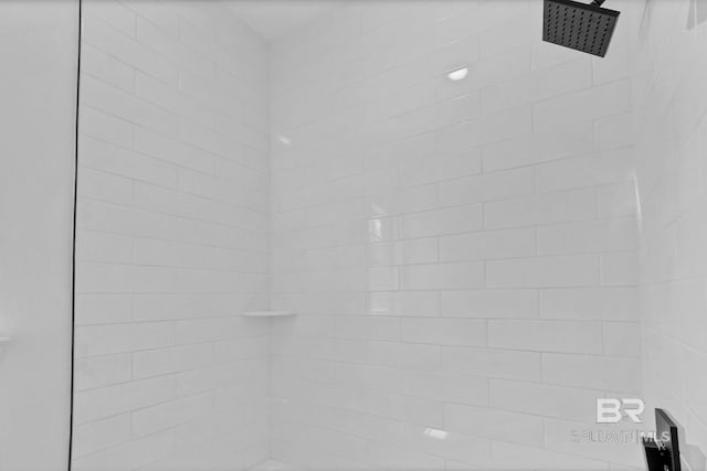 details featuring a tile shower
