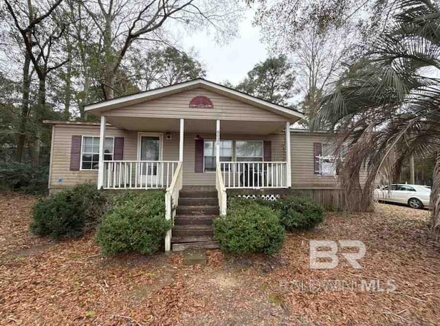 view of front of home featuring a porch