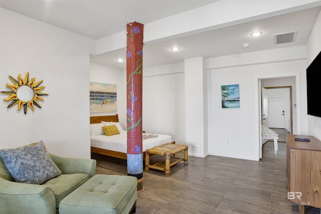 7166 Sharp Reef, Pensacola, FL 32507 - living area with baseboards and recessed lighting