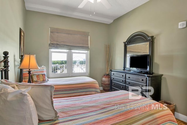 bedroom with ceiling fan