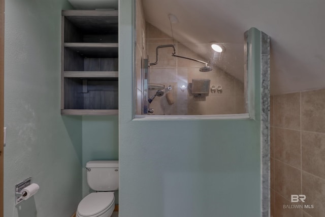 13450 County Road 91, Elberta, AL 36530 - bathroom featuring a tile shower and toilet