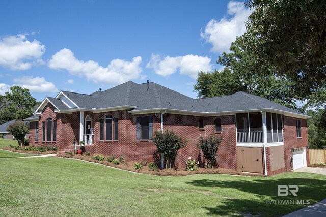 single story home with a front yard