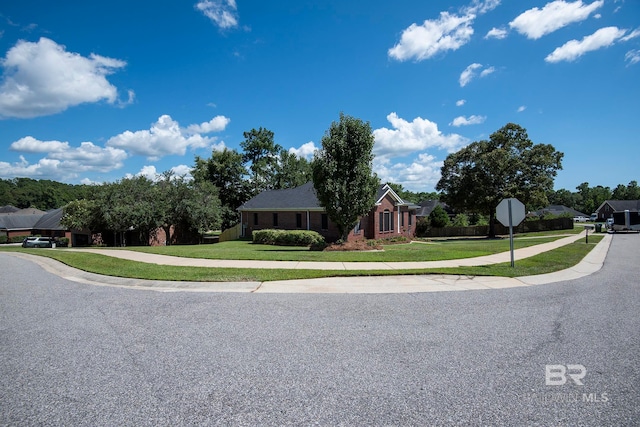 view of front facade with a front lawn