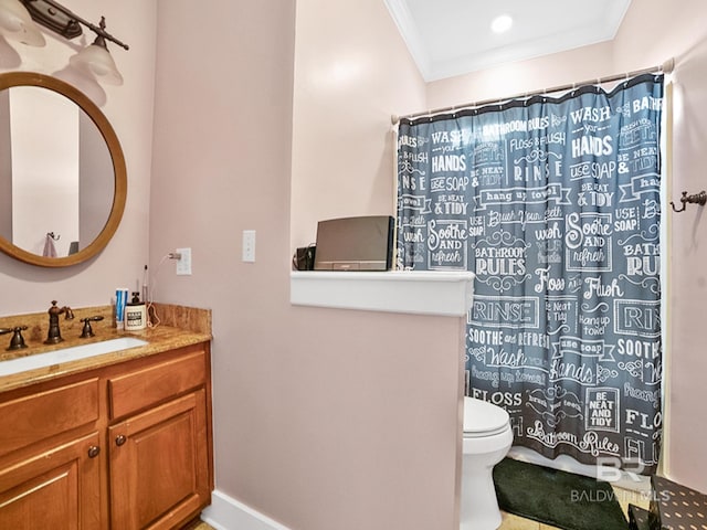 bathroom with crown molding, a shower with shower curtain, vanity, and toilet