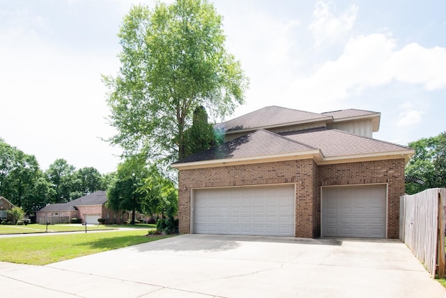 view of front of house with a front yard