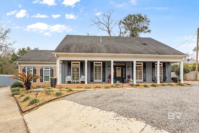 view of front of property featuring a porch