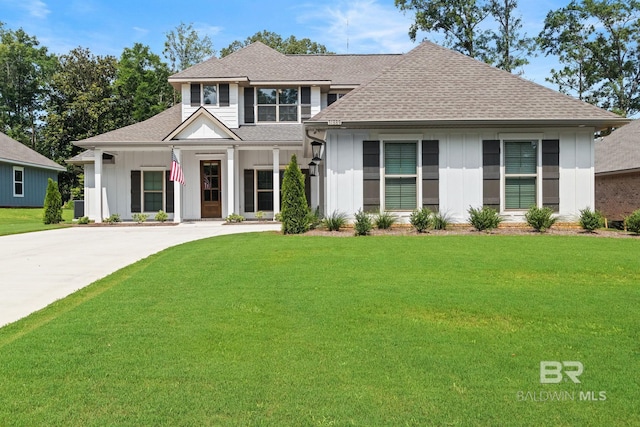 view of front of house with a front yard