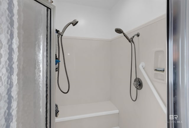 full bathroom featuring a shower