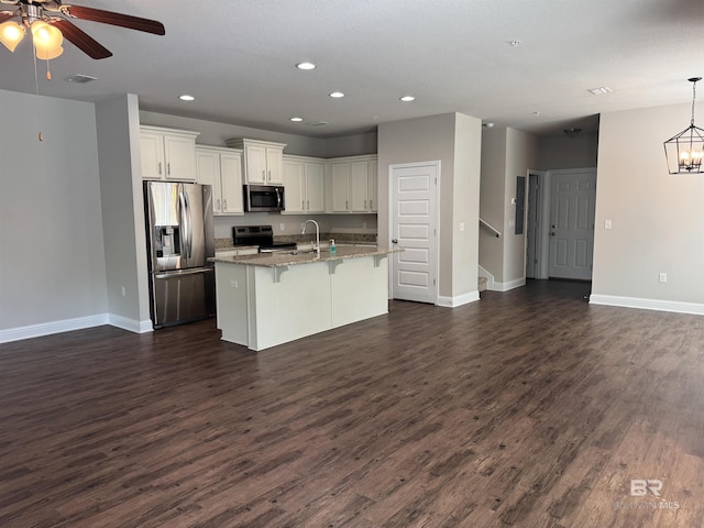 6811 Spaniel Dr Unit C, Spanish Fort, AL 36527 - kitchen featuring appliances with stainless steel finishes, recessed lighting, baseboards, ceiling fan, and open floor plan