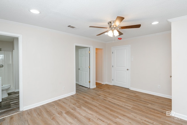 unfurnished room with a textured ceiling, light hardwood / wood-style floors, ceiling fan, and crown molding