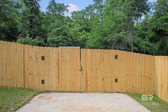 7750 Charleston Oaks Dr, Daphne, AL 36526 - exterior space featuring fence