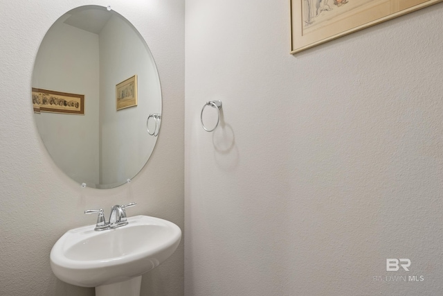 bathroom with sink