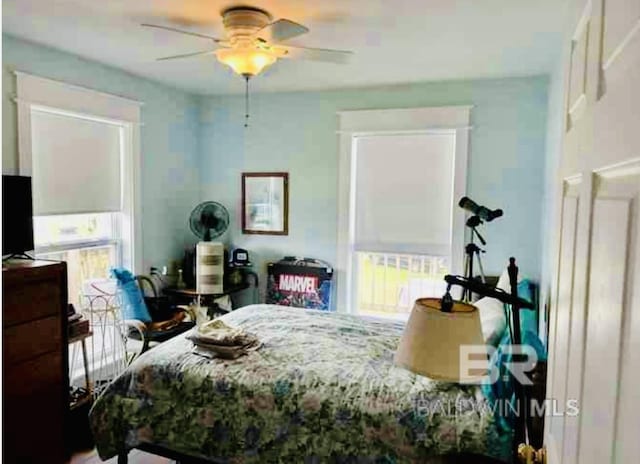 bedroom featuring a ceiling fan