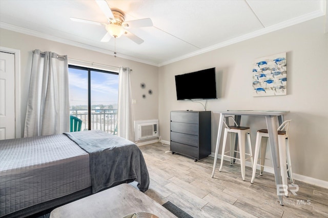 bedroom featuring light hardwood / wood-style flooring, ceiling fan, access to exterior, and ornamental molding