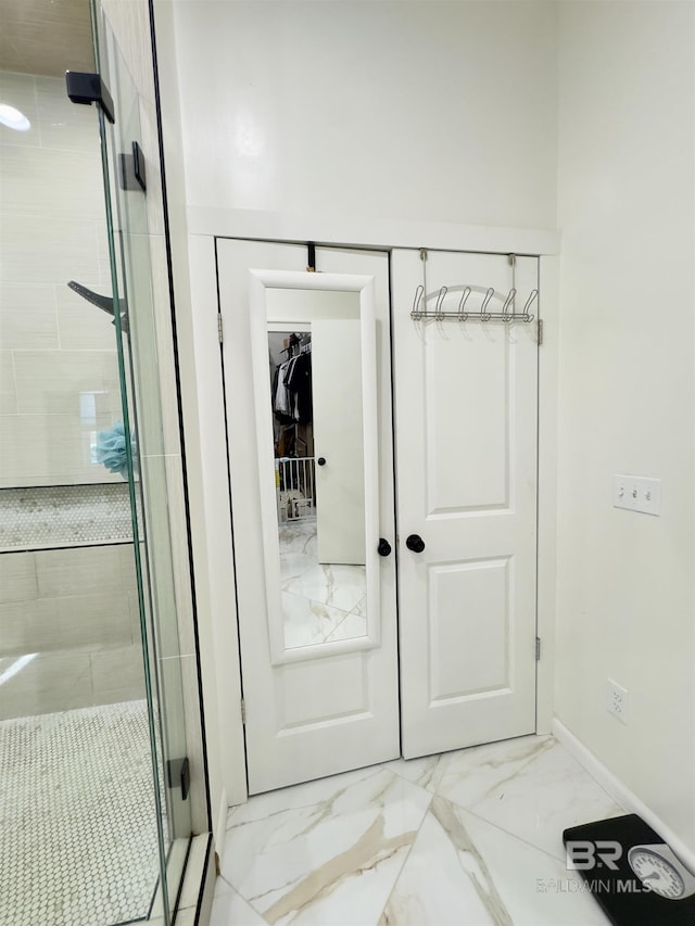 900 Hand Ave, Bay Minette, AL 36507 - detailed view of a shower stall and baseboards