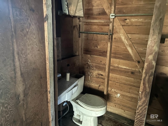 bathroom featuring toilet