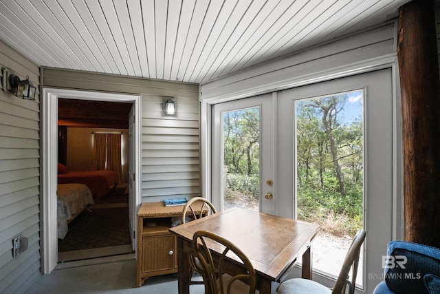 view of sunroom / solarium