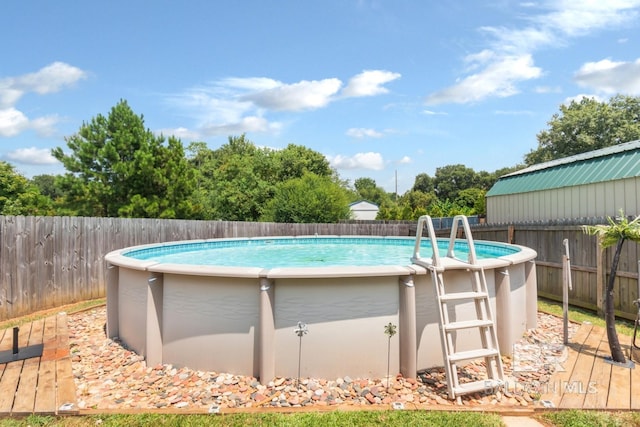 view of swimming pool