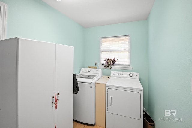 2553 Santa Rosa Dr, Lillian, AL 36549 - washroom featuring independent washer and dryer