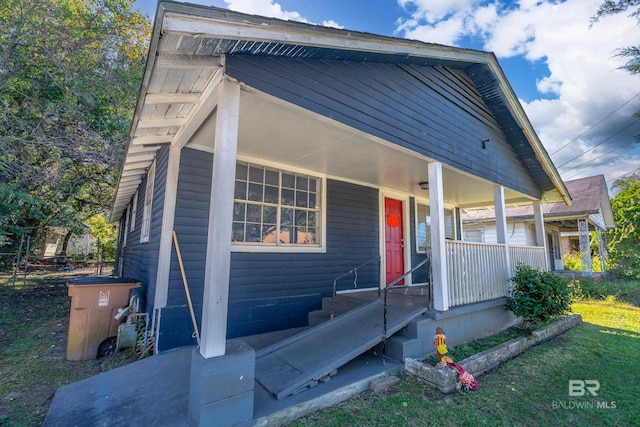 view of front of house featuring a porch