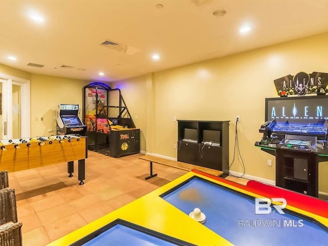 rec room featuring baseboards, visible vents, and recessed lighting