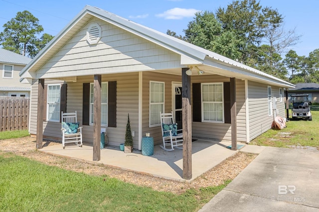 view of front facade featuring a porch