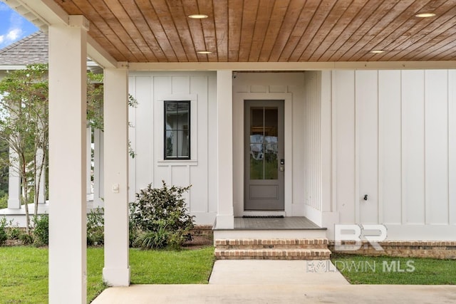 21151 Caveletti Cir, Fairhope, AL 36532 - entrance to property featuring board and batten siding and roof with shingles