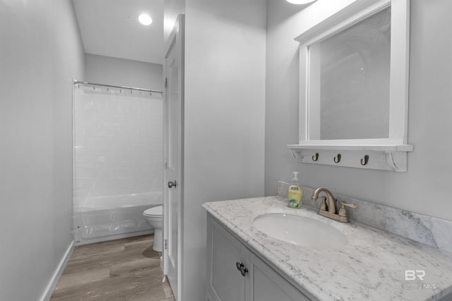 21151 Caveletti Cir, Fairhope, AL 36532 - full bath featuring vanity, wood finished floors, and washtub / shower combination