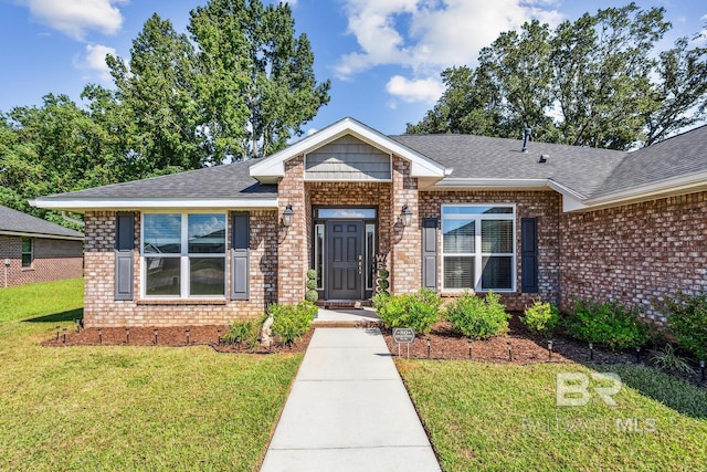 view of front of house with a front yard