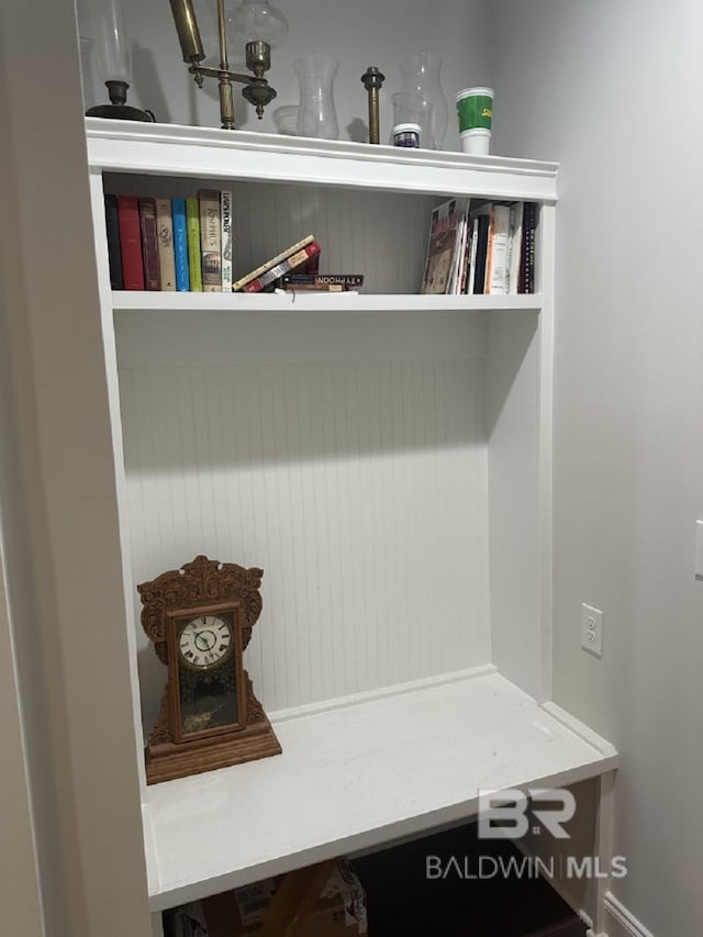 3872 Stafford Blvd, Gulf Shores, AL 36542 - mudroom with baseboards