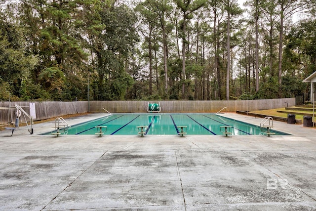 view of swimming pool