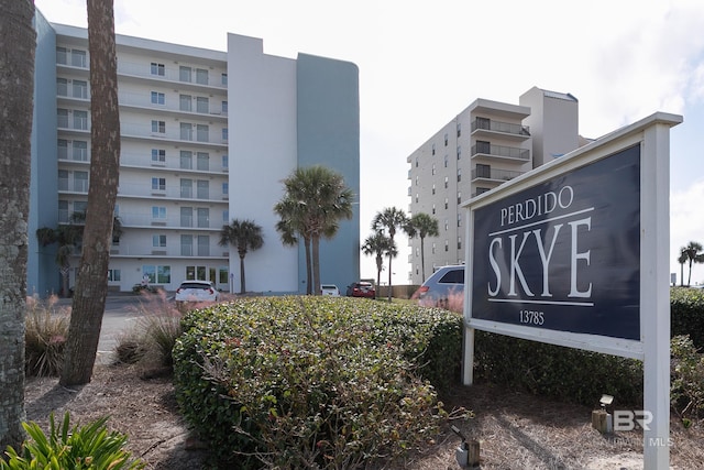 view of community / neighborhood sign