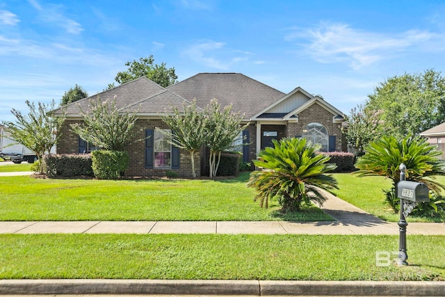 view of front facade with a front lawn