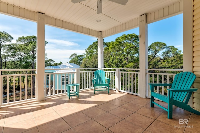 view of terrace featuring ceiling fan