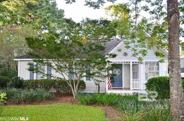 view of front of property