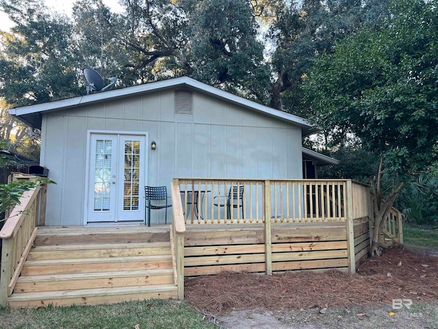 view of front of home featuring a deck